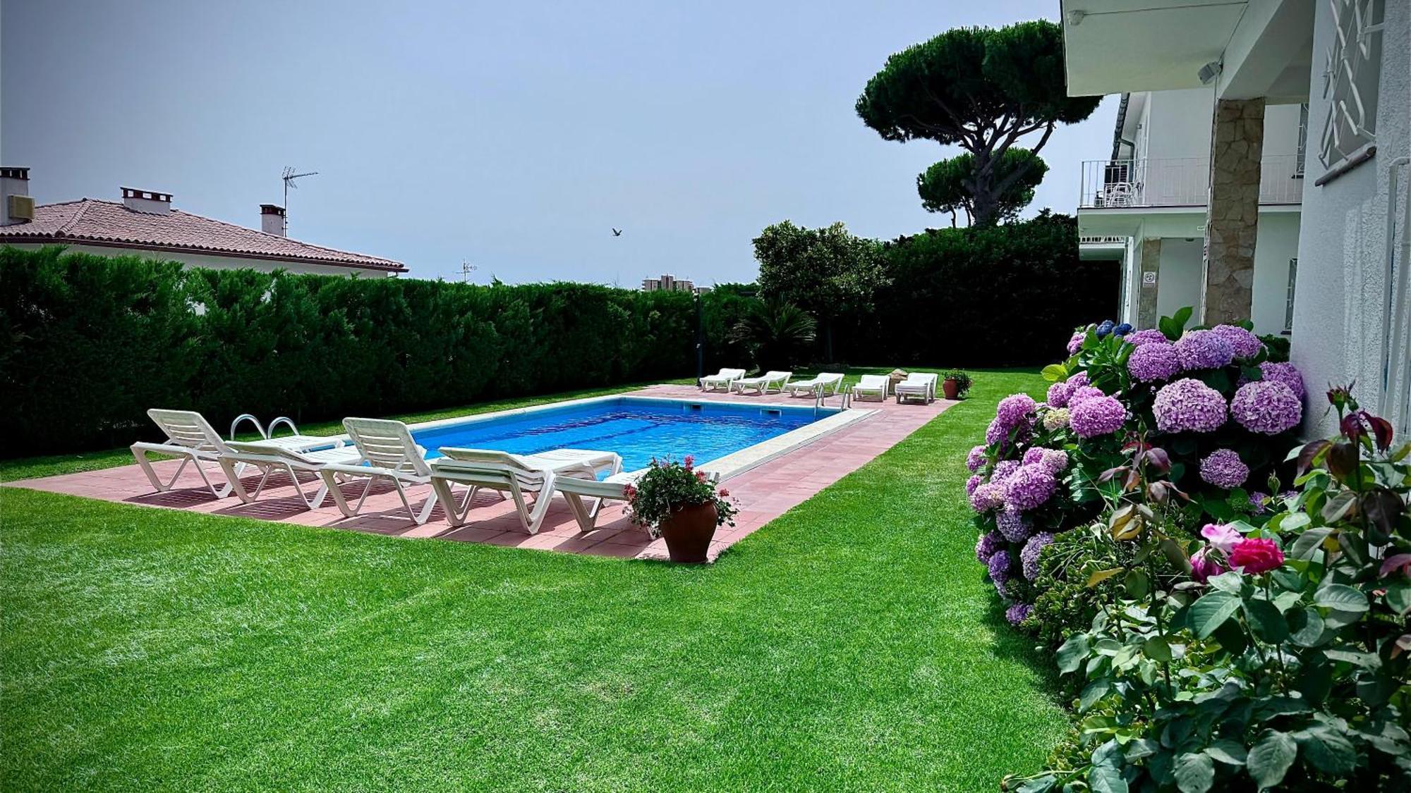 Apartamentos Rayon Du Soleil Sant Feliu de Guíxols Ngoại thất bức ảnh